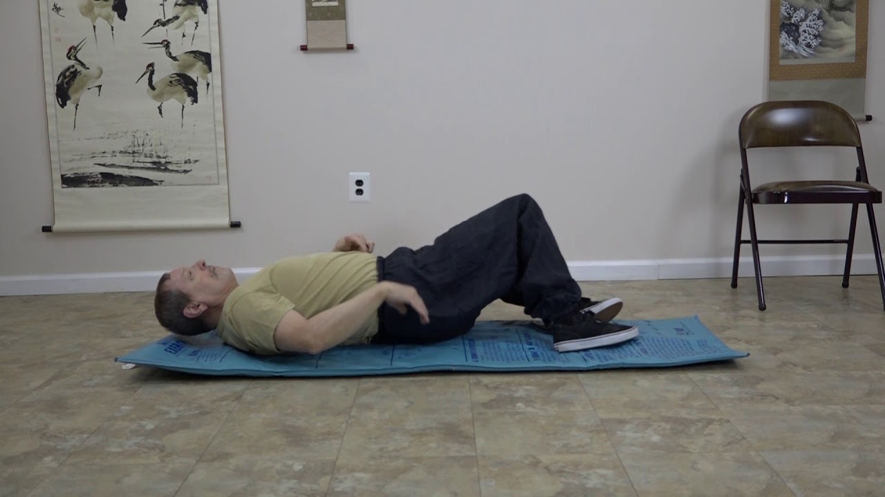 Lying Down Qigong Exercises for the Lower Back (Lumbar Spine) - YouTube