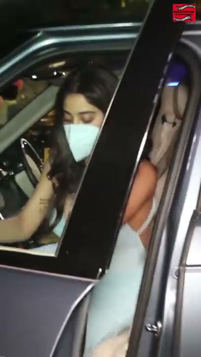 People furious after seeing Janhvi Kapoor's revealing dress, said 'High-class version of Urfi...'