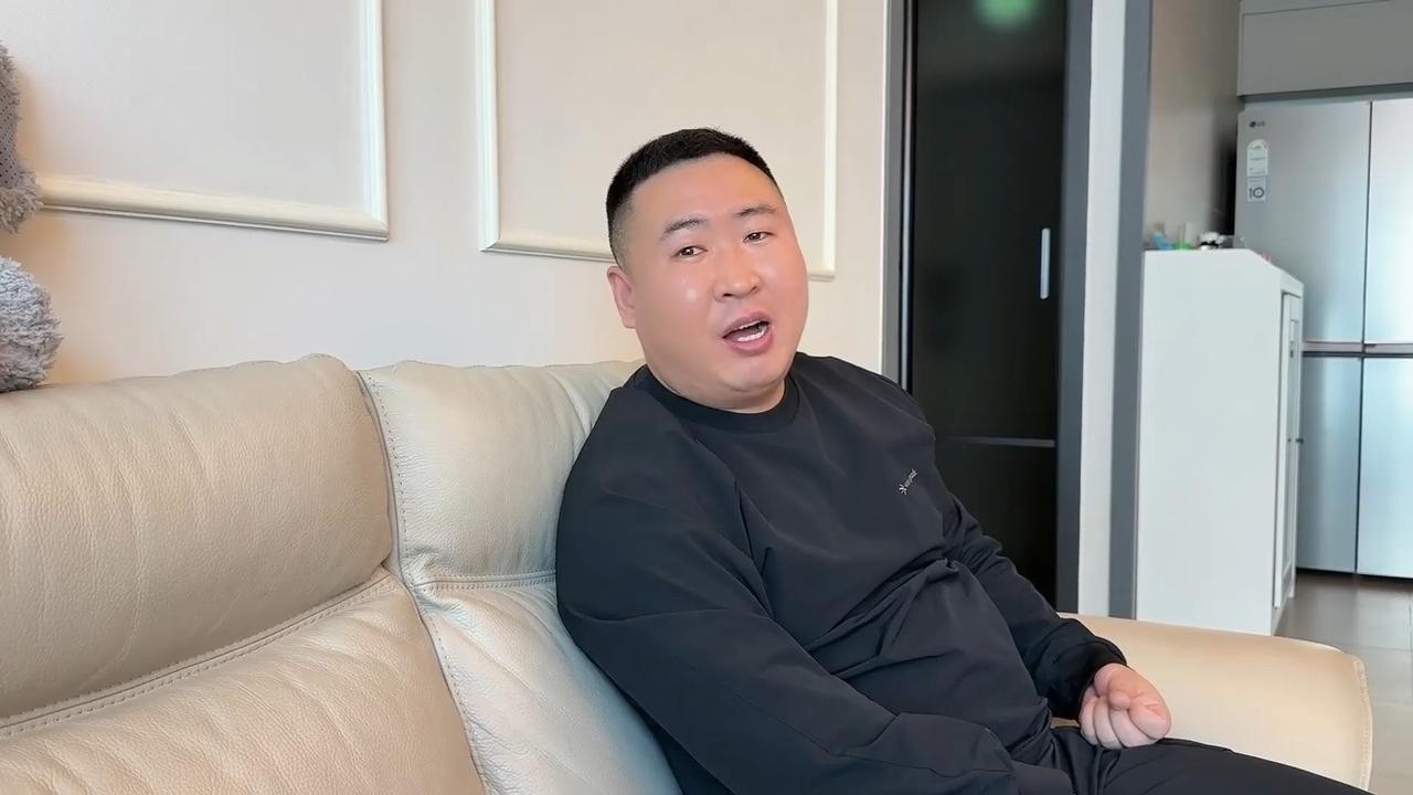 小胖想在韩国开酒店,遭到全家人反对,胖媳妇一气之下想出去打工