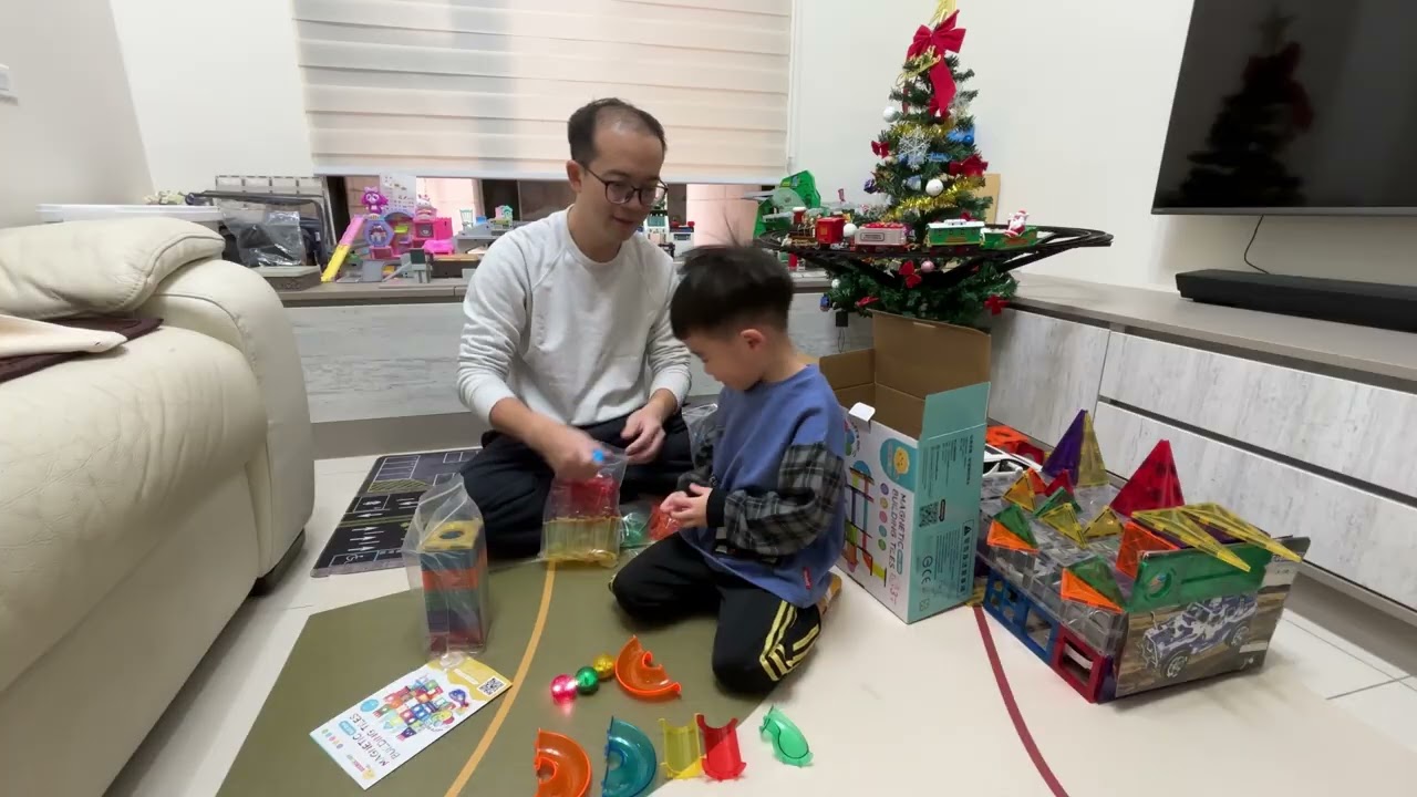 【Eason玩玩具】 MAGNETIC BUILDING TILESmagnetic - ball run