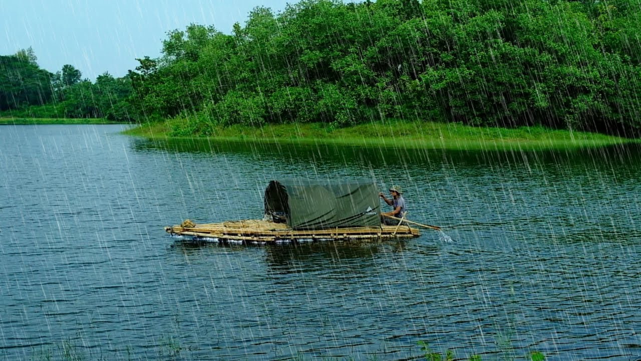 BERTAHAN HIDUP DI KAPAL GALON DI TENGAH DANAU BERBURU IKAN KETIKA HUJAN BADAI