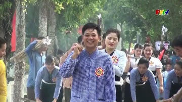 Sôi nổi thi nấu cơm trong lễ hội mừng cơm mới xã Quang Huy