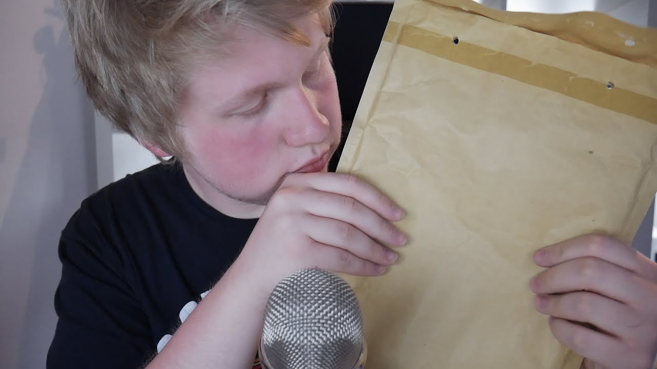 ASMR Unboxing Fidget Cube / Spinner Tapping,  Crinkling, Whispering I ASMR Deutsch / German