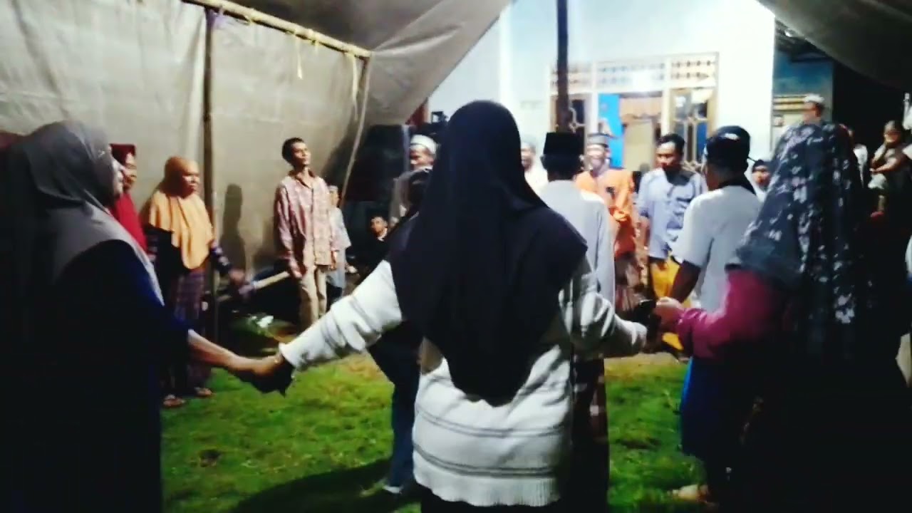 Ibu Ibu Flores Ende Lio Gawi