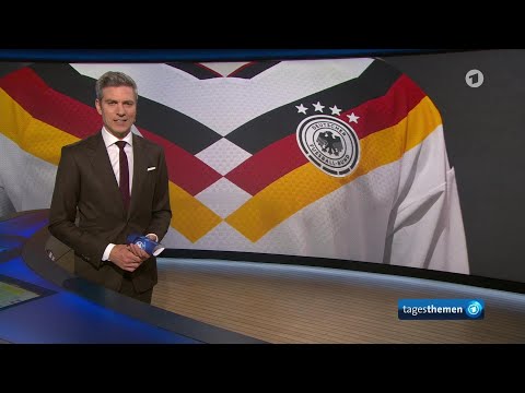 tagesthemen 22:15 Uhr, 21.05.2026

tagesthemen 22:15 Uhr

Bekanntgabe des Kaders f&uuml;r die Fu&szlig;ball-WM in Nordamerika, Die Meinung, Diskussion &uuml;ber m&ouml;gliche Vorschl&auml;ge der Rentenkommission, M&ouml;glicher US-Truppenabzug verunsichert europ&auml;ische NATO-Verb&uuml;ndete, Hohe Belastung und psychische Erkrankungen bei Landwirten, Weitere Meldungen im &Uuml;berblick, #mittendrin von Fehmarn: Bauarbeiter statt Touristen in Ferienunterk&uuml;nften, Das Wetter

Hinweis:
Der Beitrag zum Thema "WM-Kader" darf aus rechtlichen Gr&uuml;nden nicht vollst&auml;ndig auf tagesschau.de gezeigt werden.

#tagesthemen #2215 #Uhr #21052026