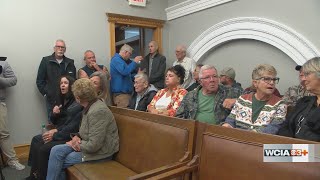 Community gathers in Coles Co. Courthouse to mourn victims of deadly Westfield crash