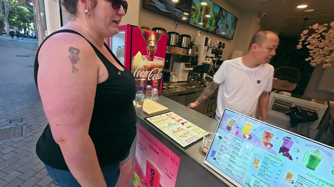 Palma on Foot 🇪🇸 | Bus Arrival, Street Art, Cathedrals & Unfiltered Commentary