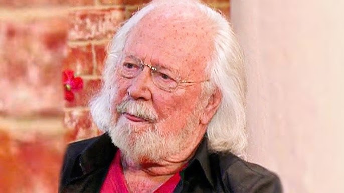 At 78, Barry Gibb has FINALLY confessed his serious health condition. -  YouTube