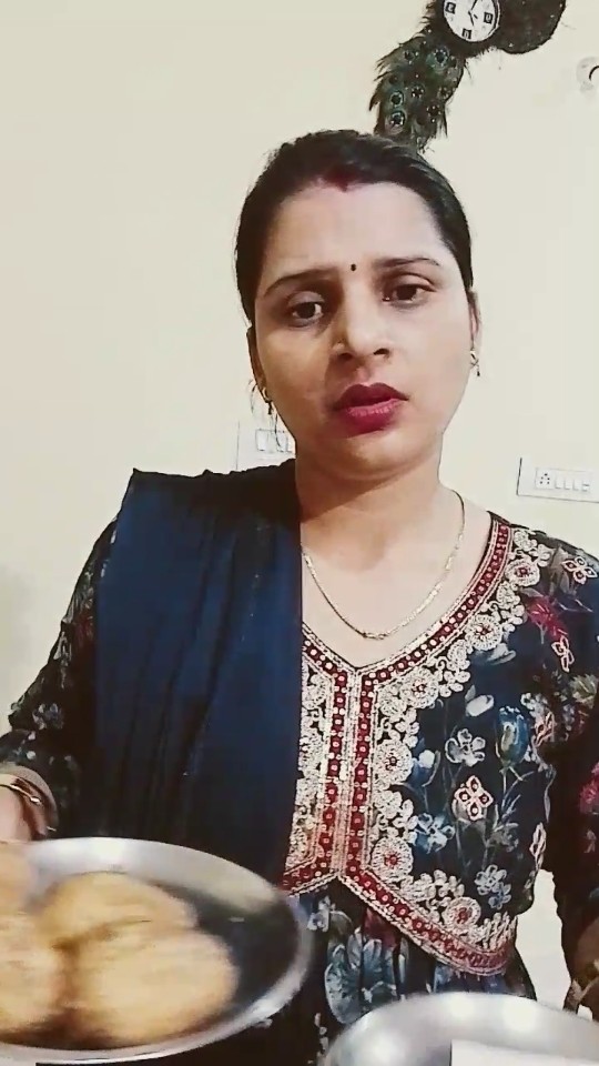 पनीर बनाऊ या आलू #comedy #funny #patipatniaurnokjhok #fun #shorts#viralshorts