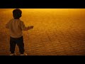 طفل يمشي مشاهد للمونتاج 