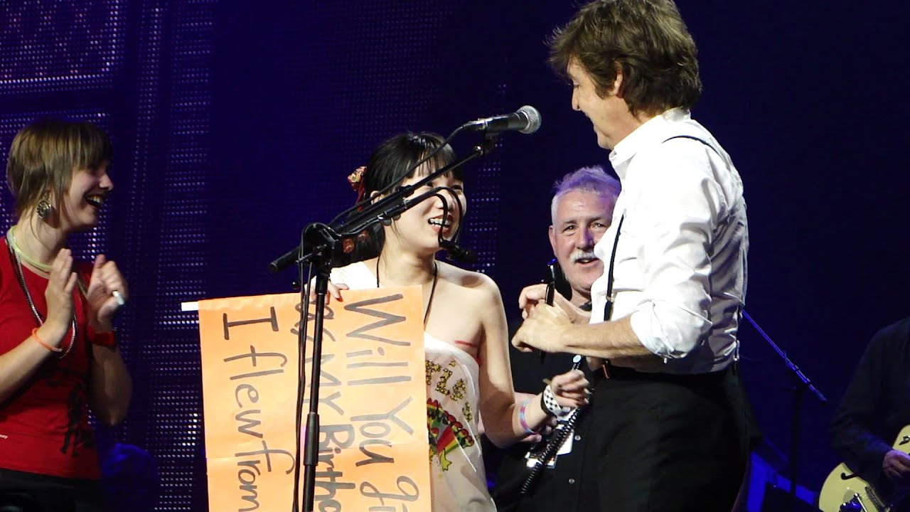 Paul McCartney - Fan Wishes Granted - Montreal - 7-26-11.MP4