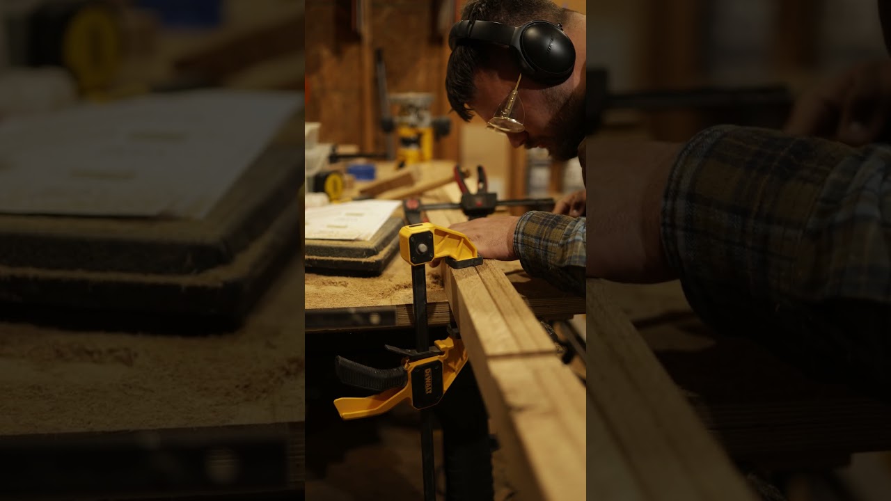 Cutting a groove on two workpieces at the same time 