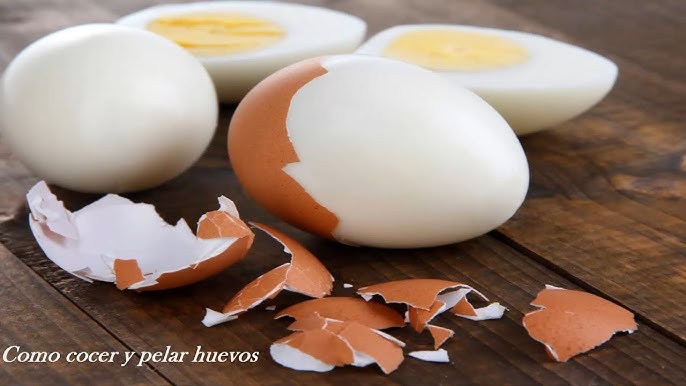 Cómo cocer los huevos para que se pelen bien, y patatas asadas en 4 minutos