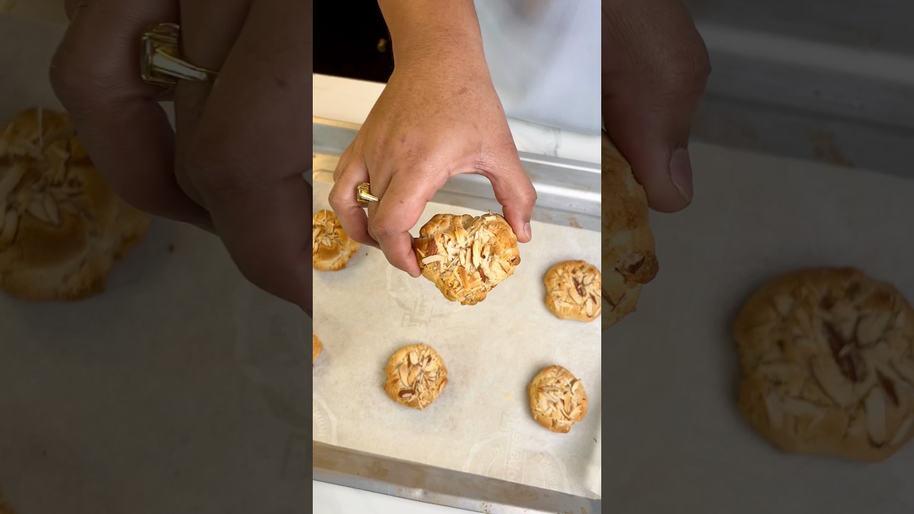 Easy Way to Make Almond Cookies 🍪 #shorts