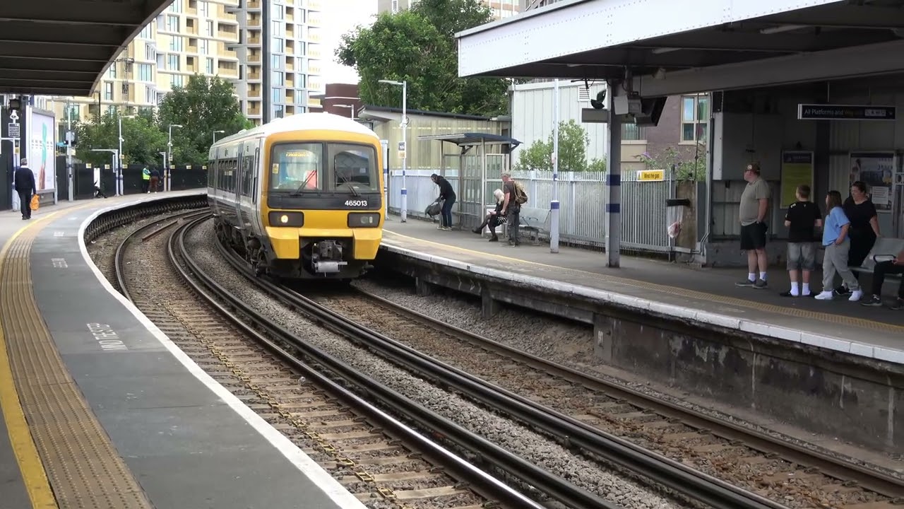 Tog på Lewisham, London England