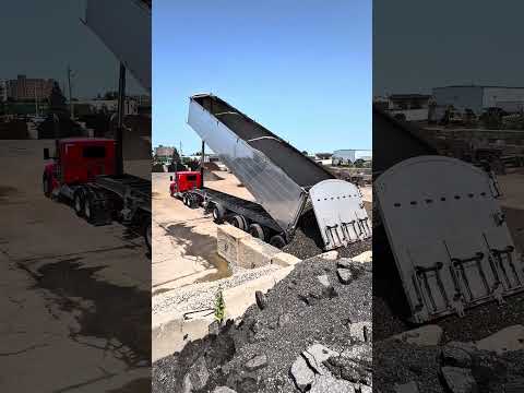 Love These Types of Trucks #loader #loaderoperator