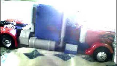 Transformers ROTF Leader Class Optimus Prime Review Pt.1