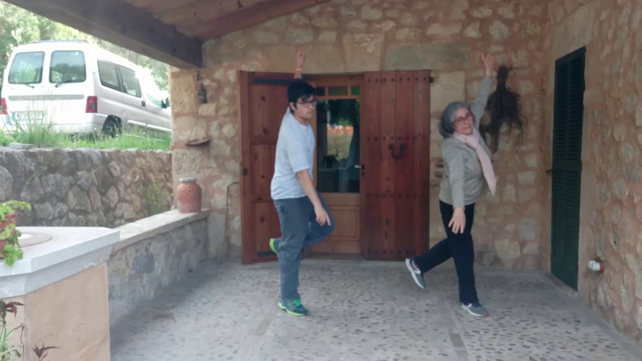 Bolero  Classe 19  Davant darrera amb creuat i davant volta amb creuat