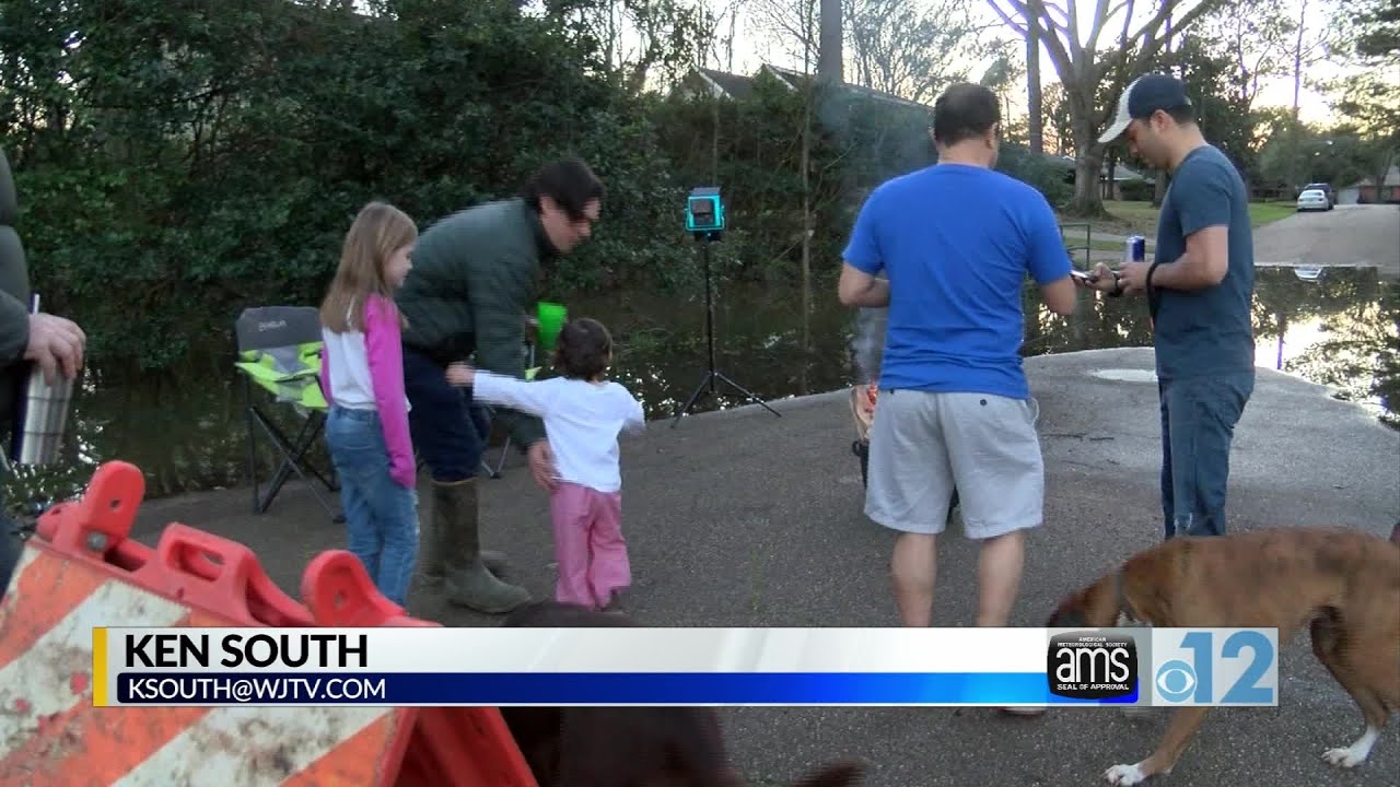 Northeast Jackson community finds creative ways to make the best of flooding