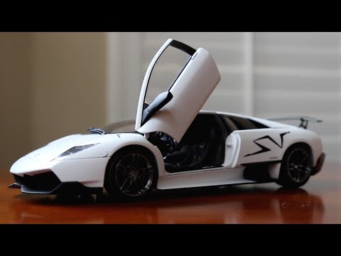 AUTOart Lamborghini Murciélago 1:18 hqdefault.jpg