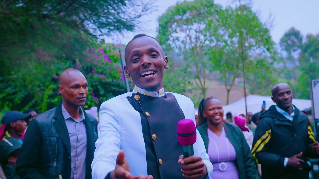 APOSTLE EMMANUEL NJUE IBWAT CHE OTUPCHE LIVE PERFOMING