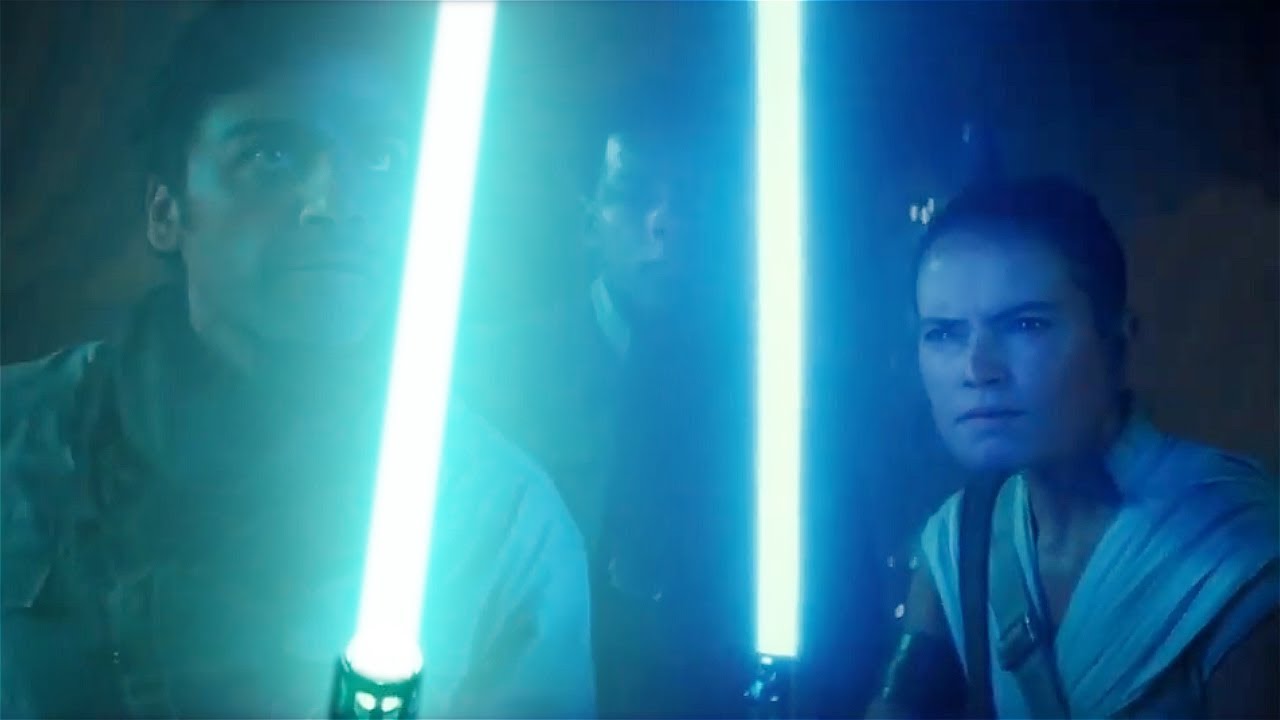 Poe gets a lightsaber. - YouTube