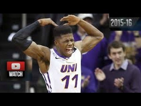 AJ Green adjusting to crutches, watching UNI men's basketball from the  sideline