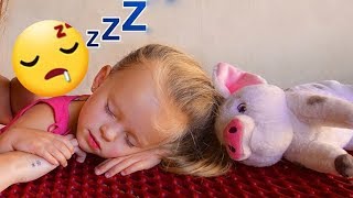 ADORABLE TODDLER SLEEPING AT SCHOOL! 😴