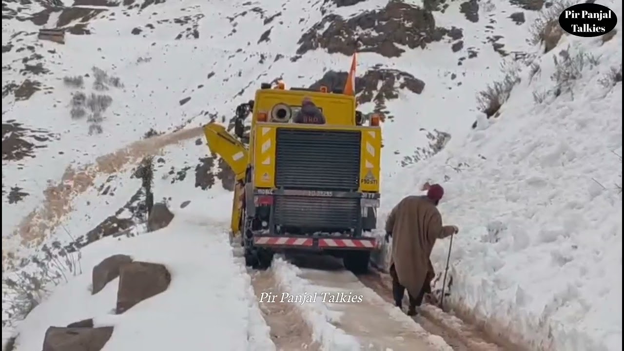 Snow clearance work on Budhal Mahore Gool interdistrict road..................................