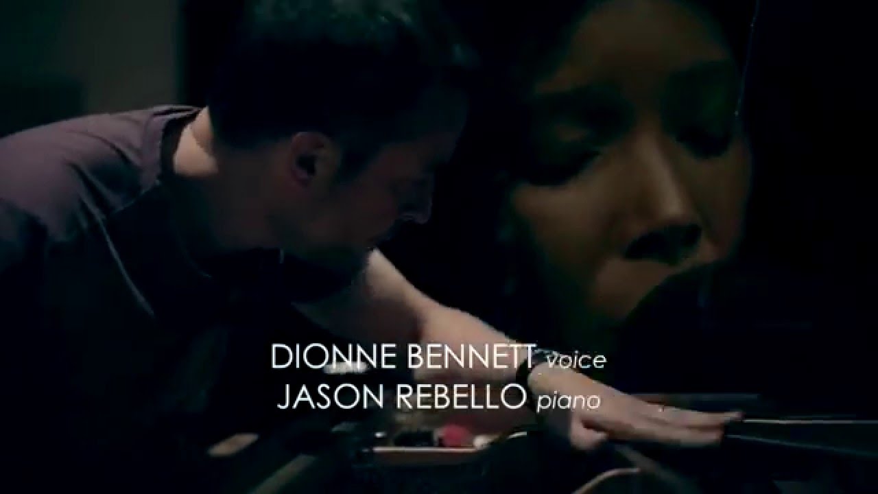 Dionne & Jason Rebello Plain Gold Ring (Nina Simone