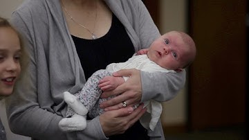 911 dispatcher helps father deliver baby over phone