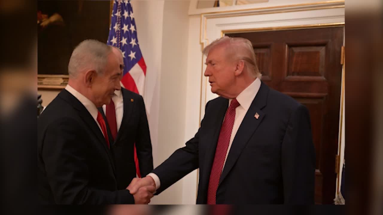 Benjamin Netanyahu arrives at White House for meeting with Donald Trump