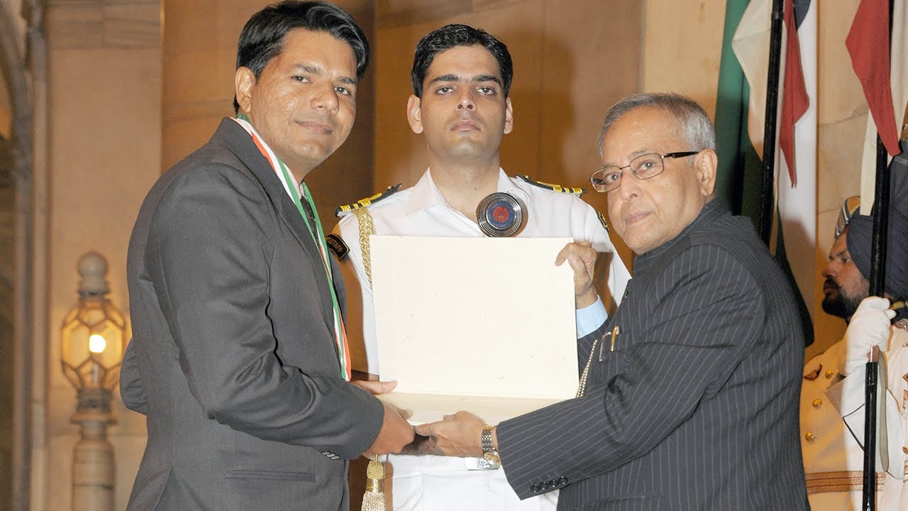 President Mukherjee presents the Indira Gandhi NSS Awards at Rashtrapati Bhavan (Part 1)