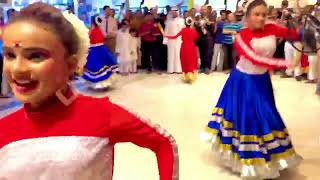 Flash Mob Dk Dance Kuwait India Utasav Inauguration Lulu Hypermarket India Independence Day