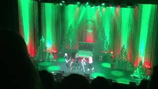 Pentatonix-Chicago Theatre-12/3/17-Deck The Halls (Feat. Scott forgetting the words)