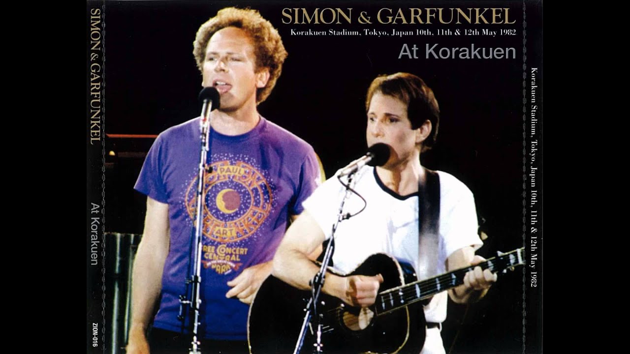 Simon and Garfunkel Bridge Over Troubled Water Live 1982 - YouTube