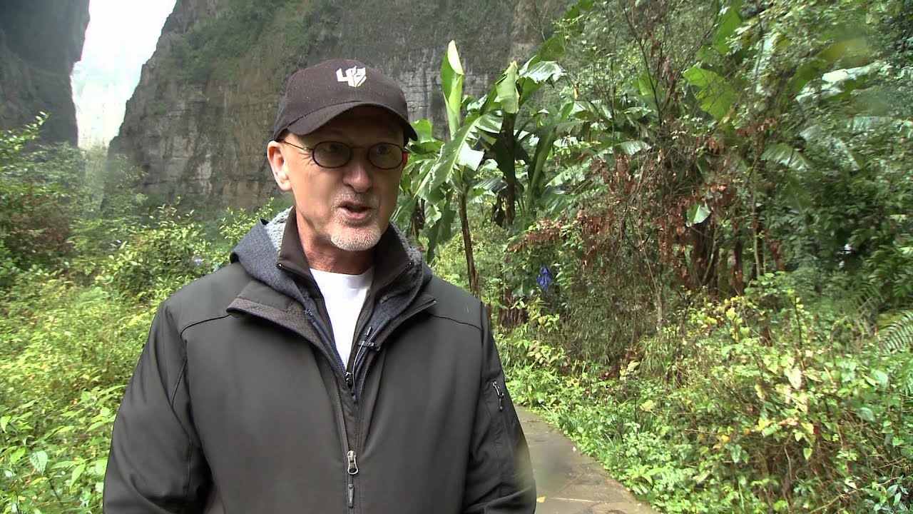 Transformers: Age of Extinction -  FEATURETTE FILMING IN CHINA - International English