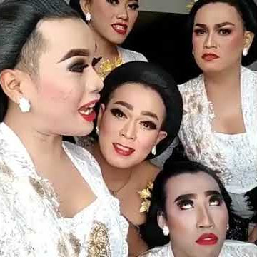 Status wa banci lucu