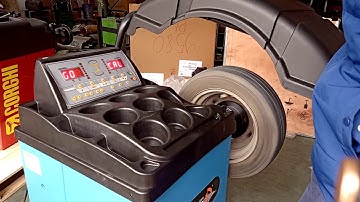 Máy cân bằng lốp Decar WB100, cách hiệu chuẩn