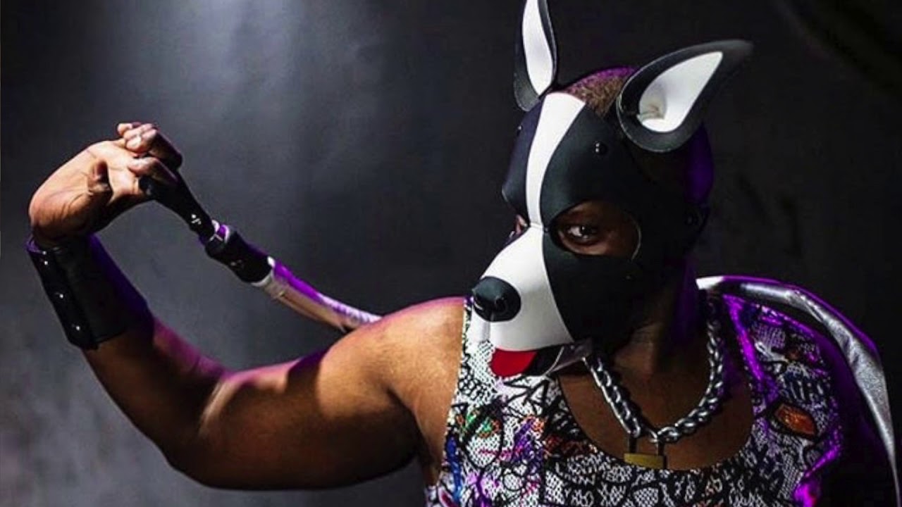 Amalie von Stein talking to PUP KENZO !