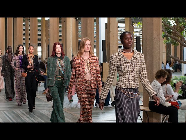 2022/23 Métiers d'art CHANEL – DAKAR — CHANEL Shows class=