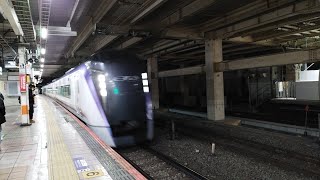 E353系 S114編成 特急あずさ55号松本行の最終列車が立川駅6番線に入線するシーン