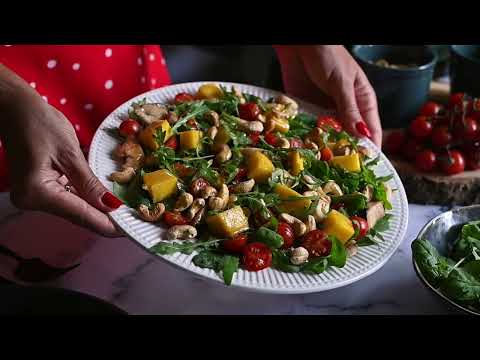 Видео рецепт Салат с манго и помидорами