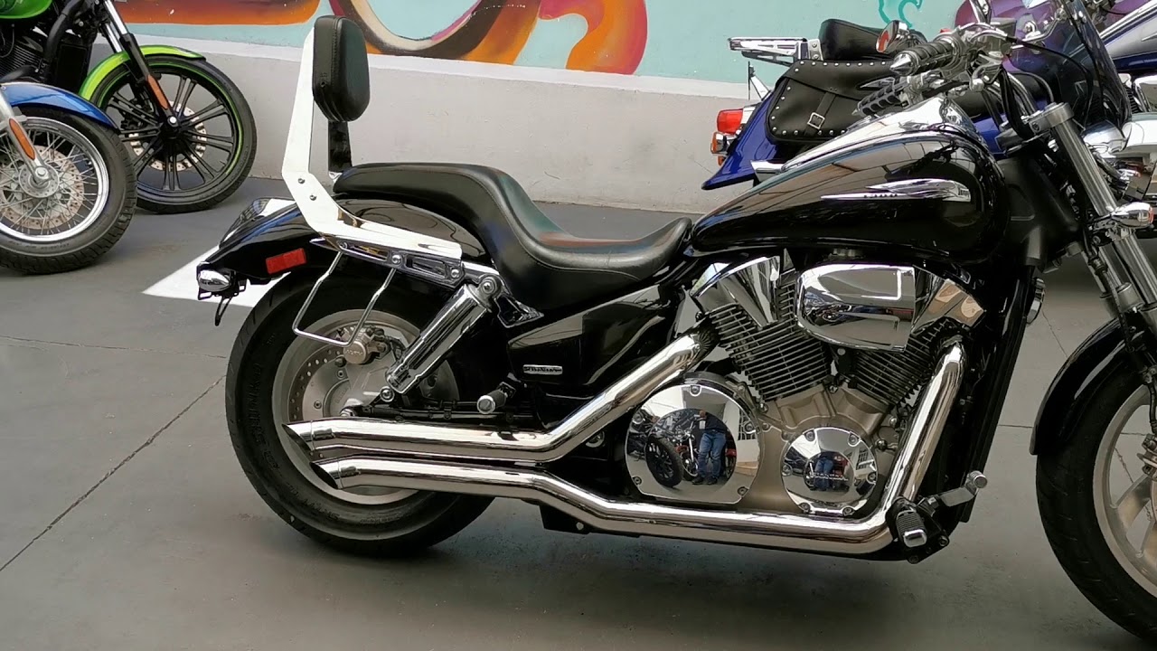 Honda vtx 1300 custom