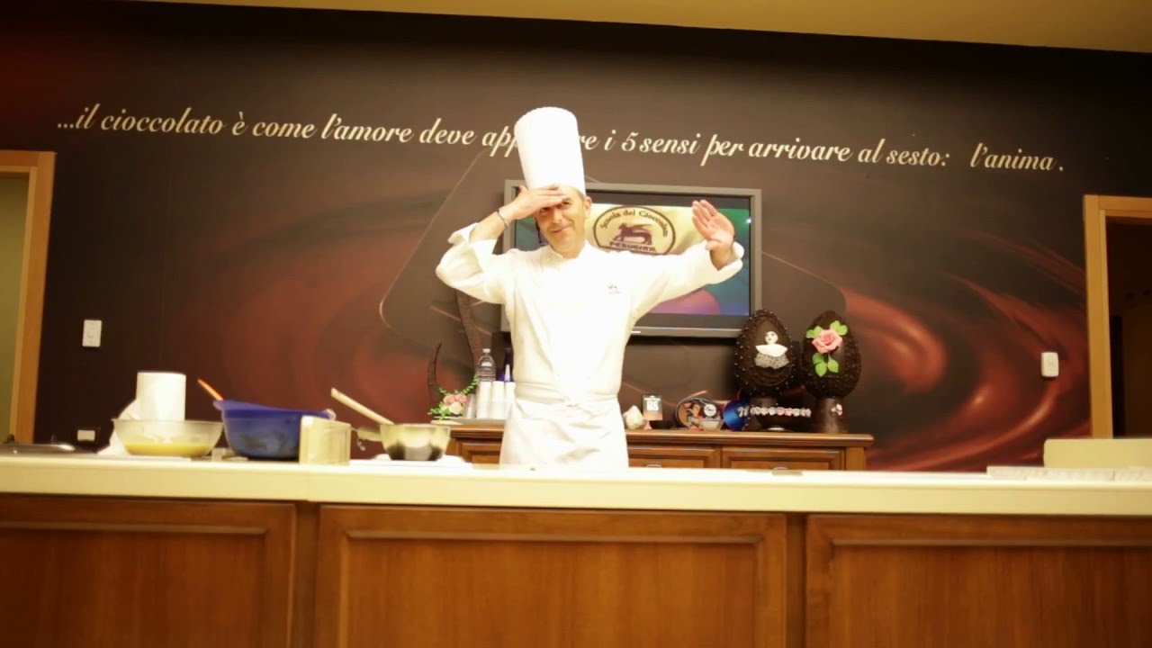 Scuola del cioccolato della Perugina - YouTube