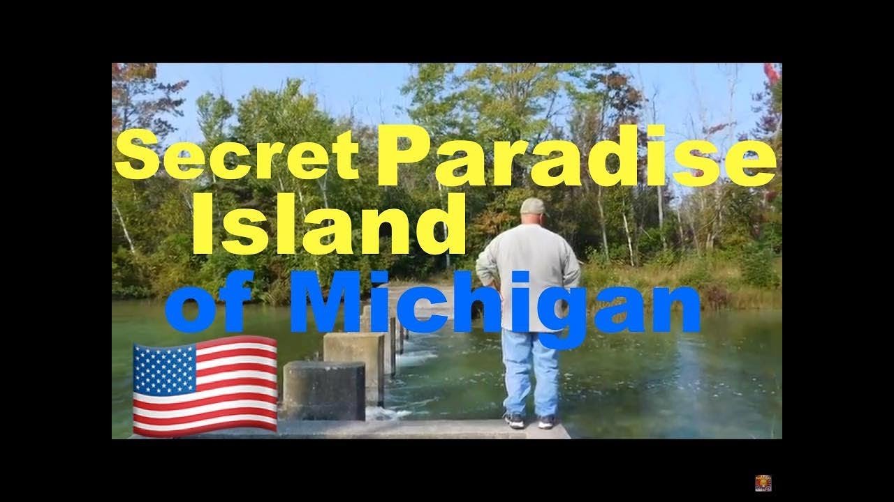 Paradise Lake of Presque Isle County, Michigan, USA-Drive by the shoreline of Lake Huron via US23