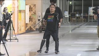 ロボット義足で50m以上歩行 乙武さん3年前から訓練(2021年10月1日) ロボット義足で50m以上歩行 乙武さん3年前から訓練(2021年10月1日)