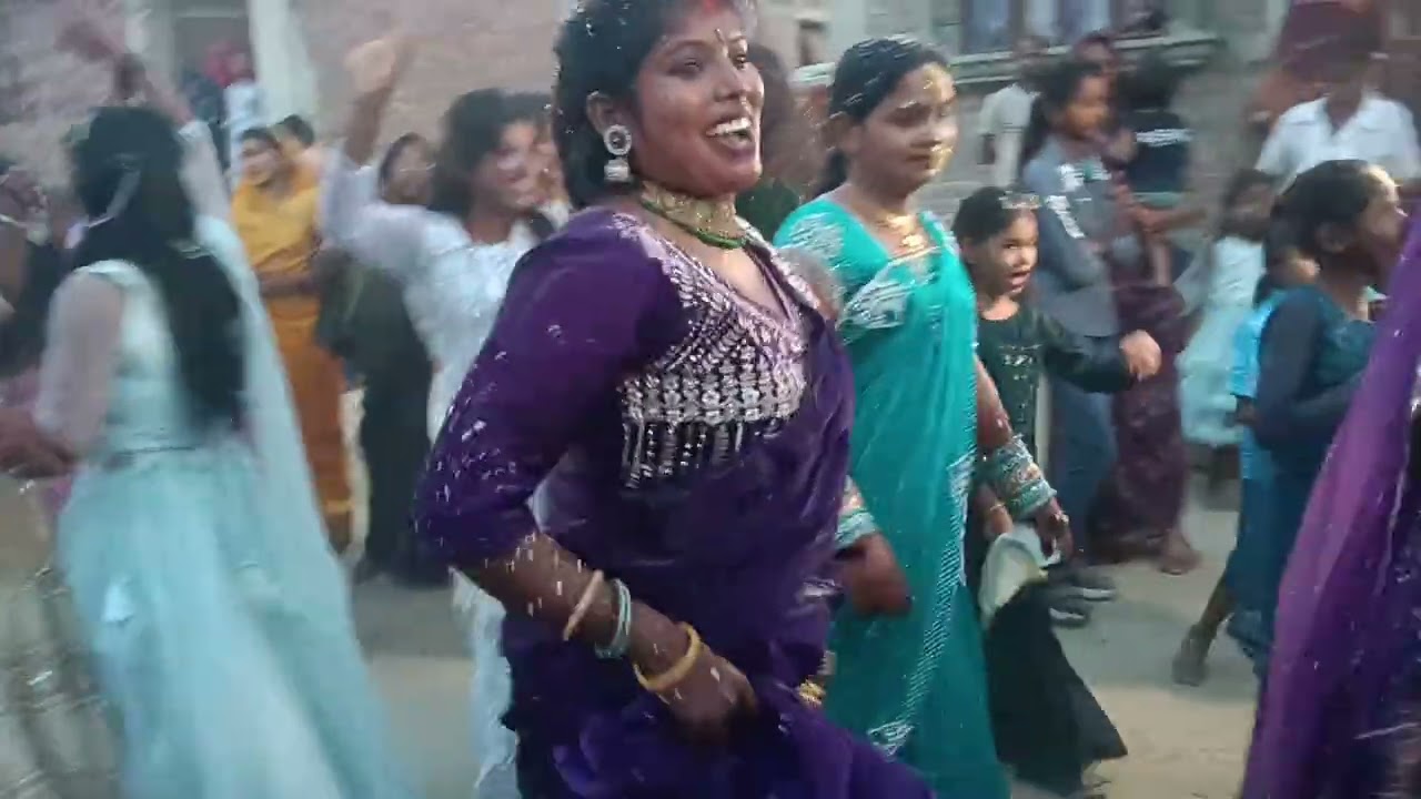 Sham hai dhua dhua maar de Rani chhua chhua