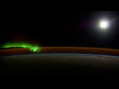 Beautiful timelapse from the ISS - SpacePod 2010.0...