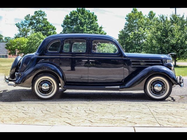 Verde Vintage Ford Modelo Fordor Sedan 1936 Campo Vista Frontal